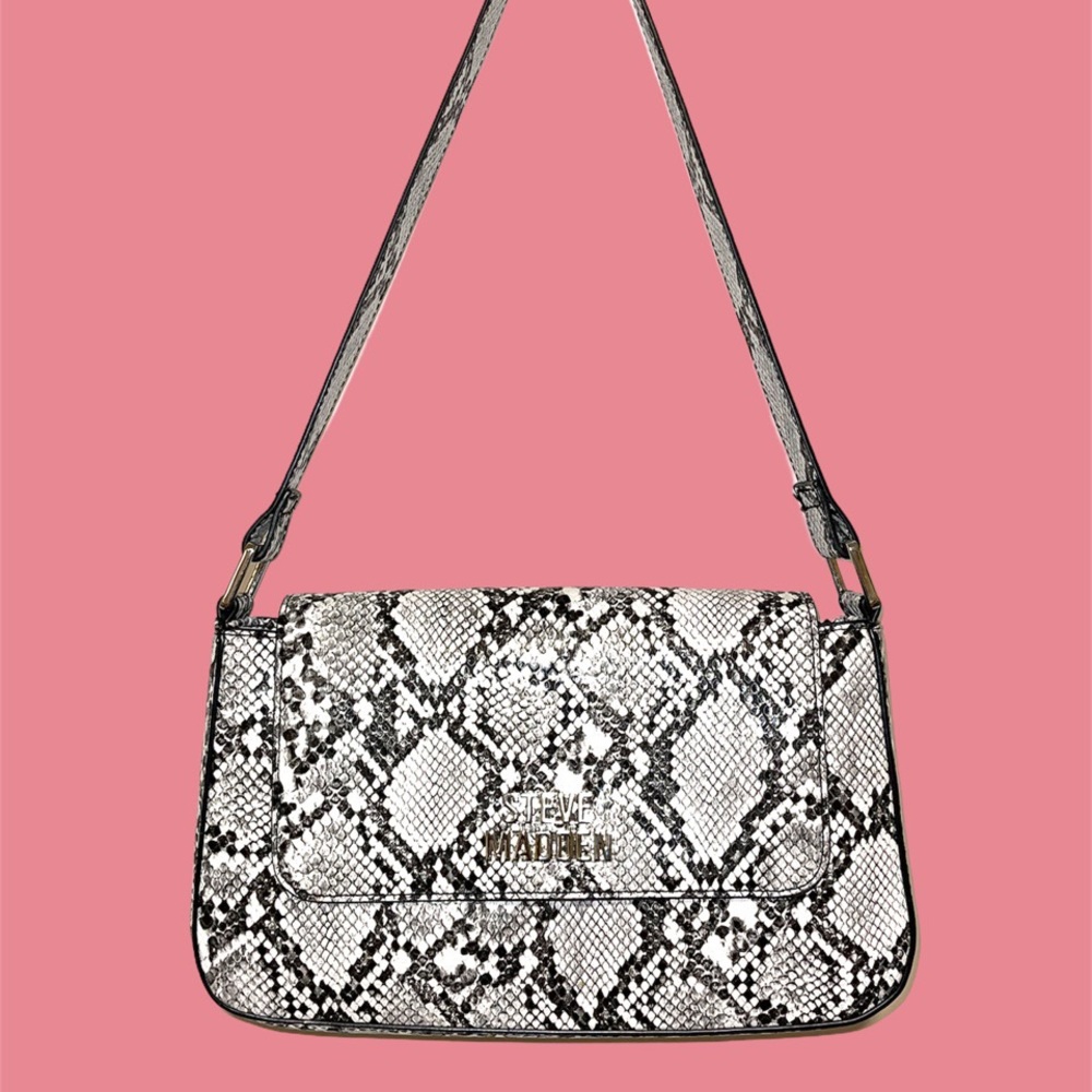 Super cute Steve Madden shoulder bag